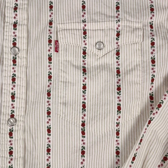 Levi's Pearl Snap Standard Fit Red Roses Men's Shirt XL - Picture 7 of 13